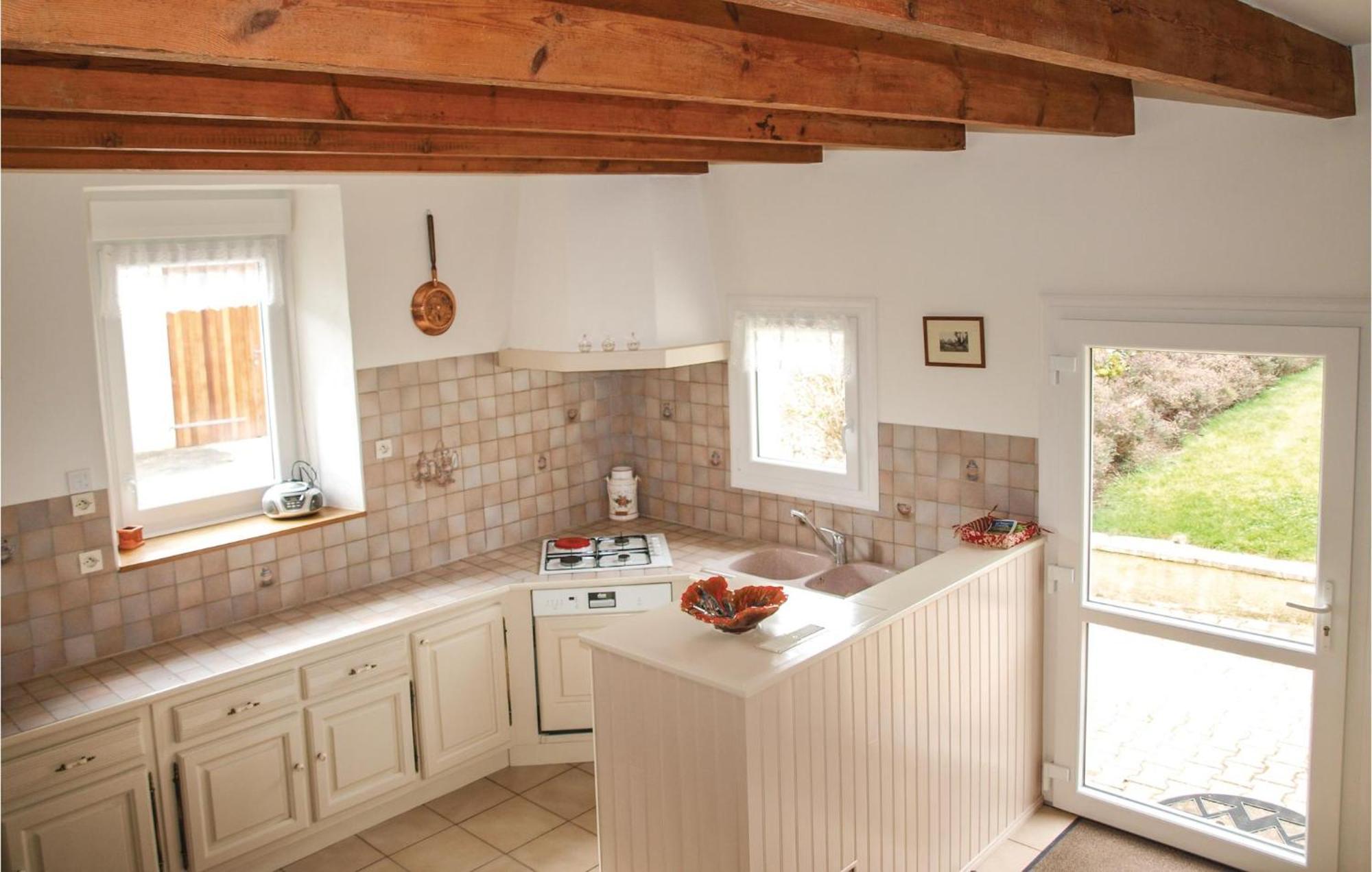 3 Bedroom Awesome Home In Lézardrieux Esterno foto